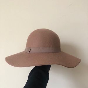 Floppy felt hat